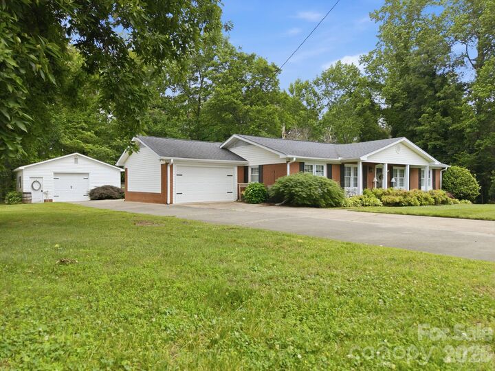 Property Photo: 805 Pine Hill Drive NC 28146