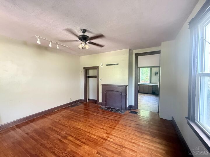 Property Photo:  718 Greenwood Avenue  OH 45229 