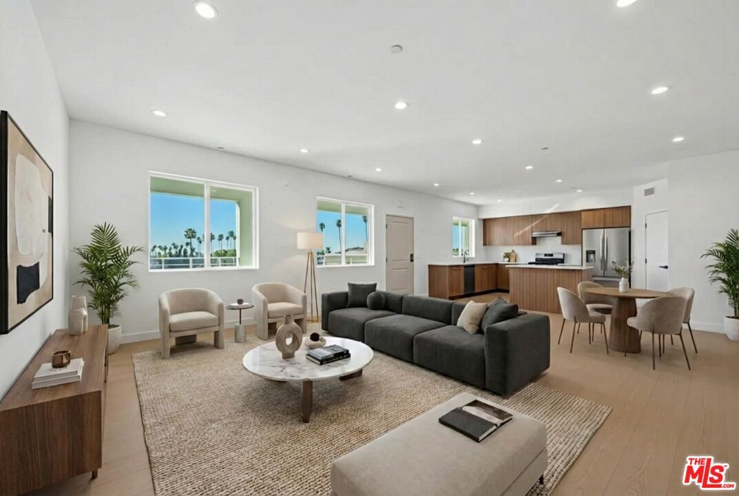 Property Photo: 1717 Winona Blvd CA 90027