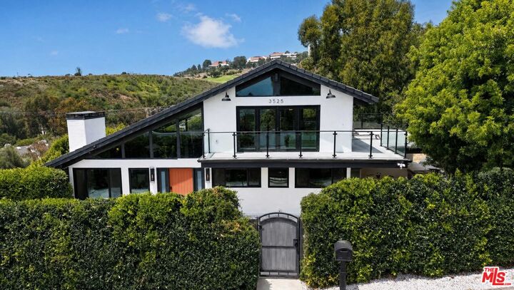 Property Photo:  3525 Coast View Dr  CA 90265 
