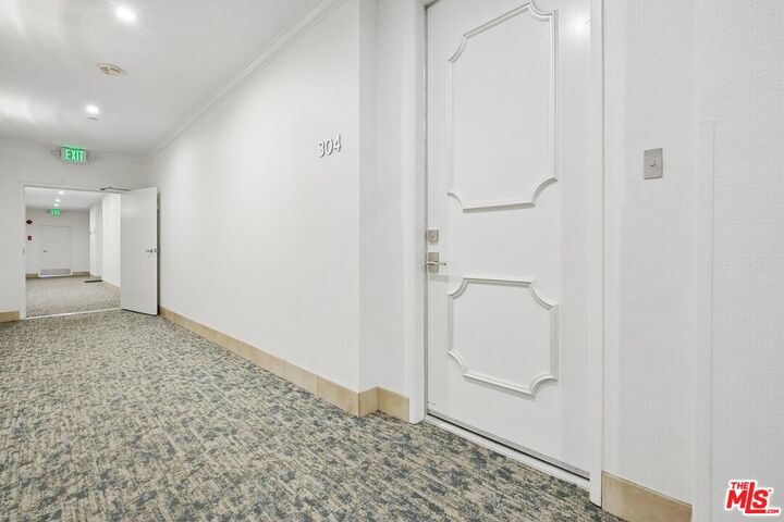 Property Photo: 125 Montana Ave CA 90403