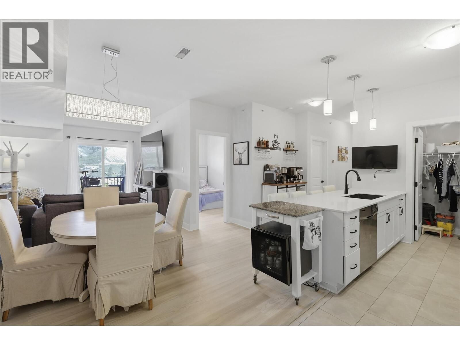Property Photo: 5170 Dallas Drive 512 BC V2C 0C7
