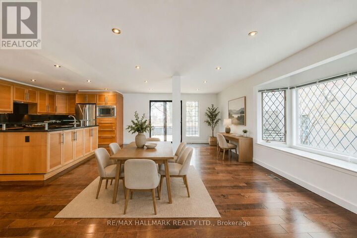 Property Photo:  35 Benlamond Avenue  ON M4E 1Y8 