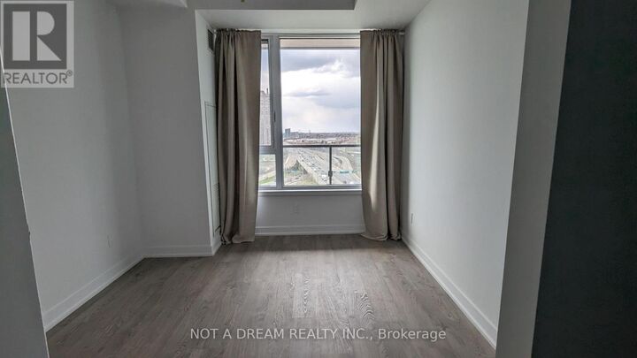 Property Photo: 1928 Lakeshore Boulevard West 1911 ON M6S 0B1