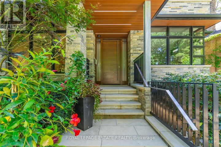 Property Photo:  11 Pine Crescent  ON M4E 1L1 