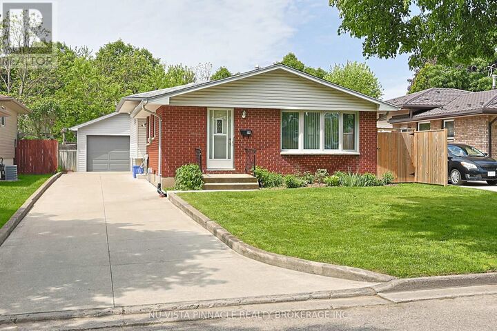 Property Photo: 84 Kintail Crescent ON N6E 1J5