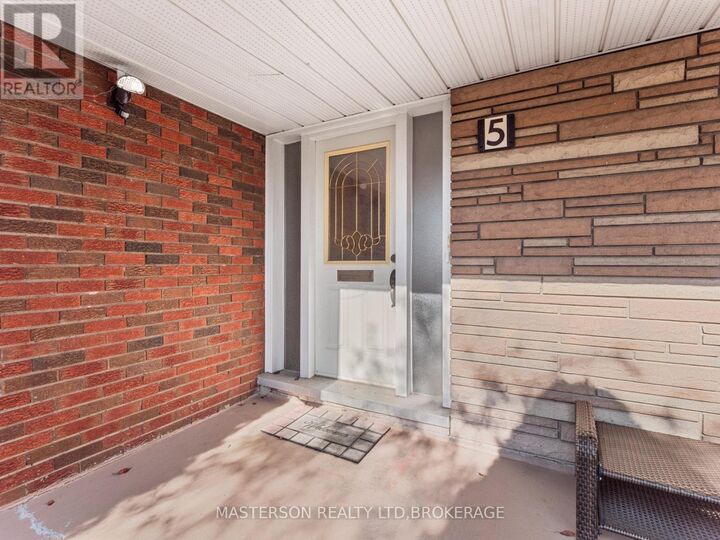 Property Photo: 5 Burdy Drive ON L2S 2Z1