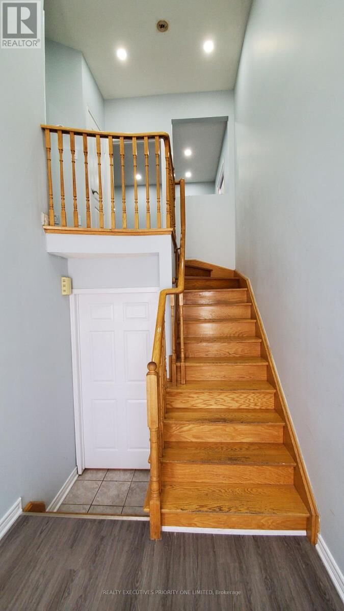 Property Photo:  18 Ed Quigg Way  ON L4H 2S2 