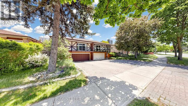 Property Photo:  65 Bessarion Road  ON M2K 1H8 