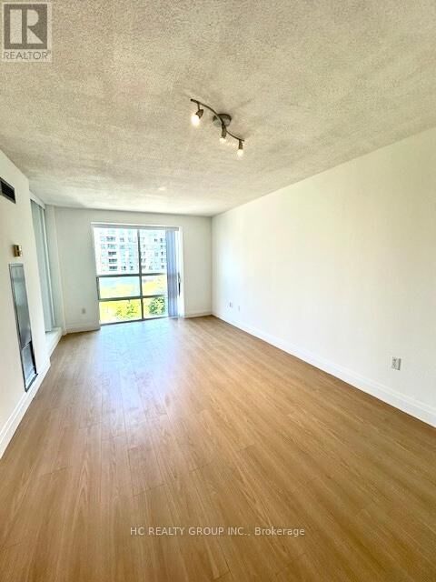 Property Photo:  1 Pemberton Avenue 805  ON M2M 4L9 
