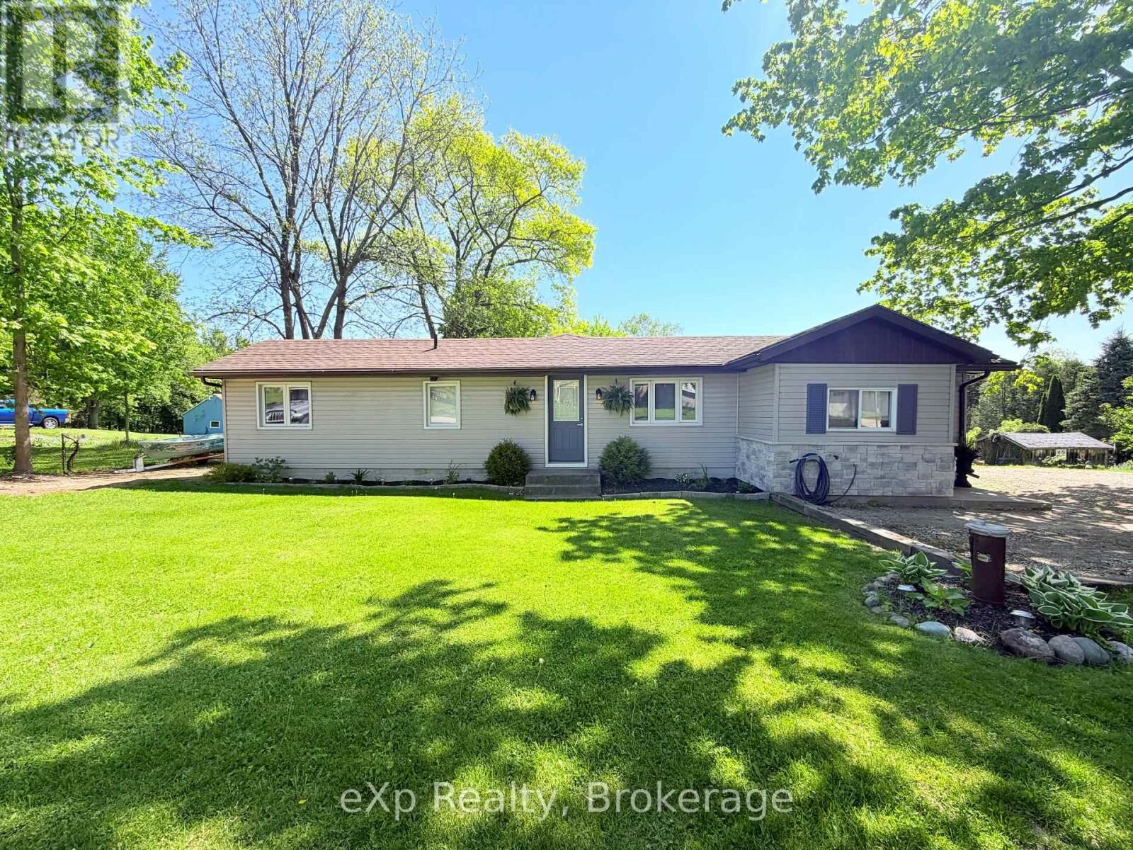 Property Photo:  12 Union Street North  ON N0G 2V0 