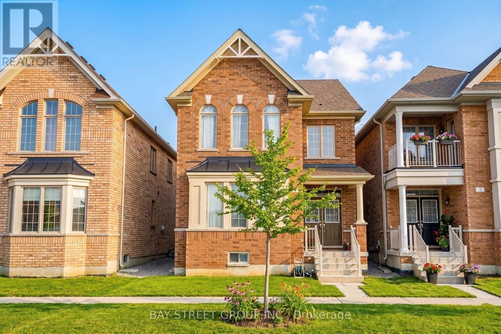 Property Photo:  7 Gordon Landon Drive  ON L6B 0X9 
