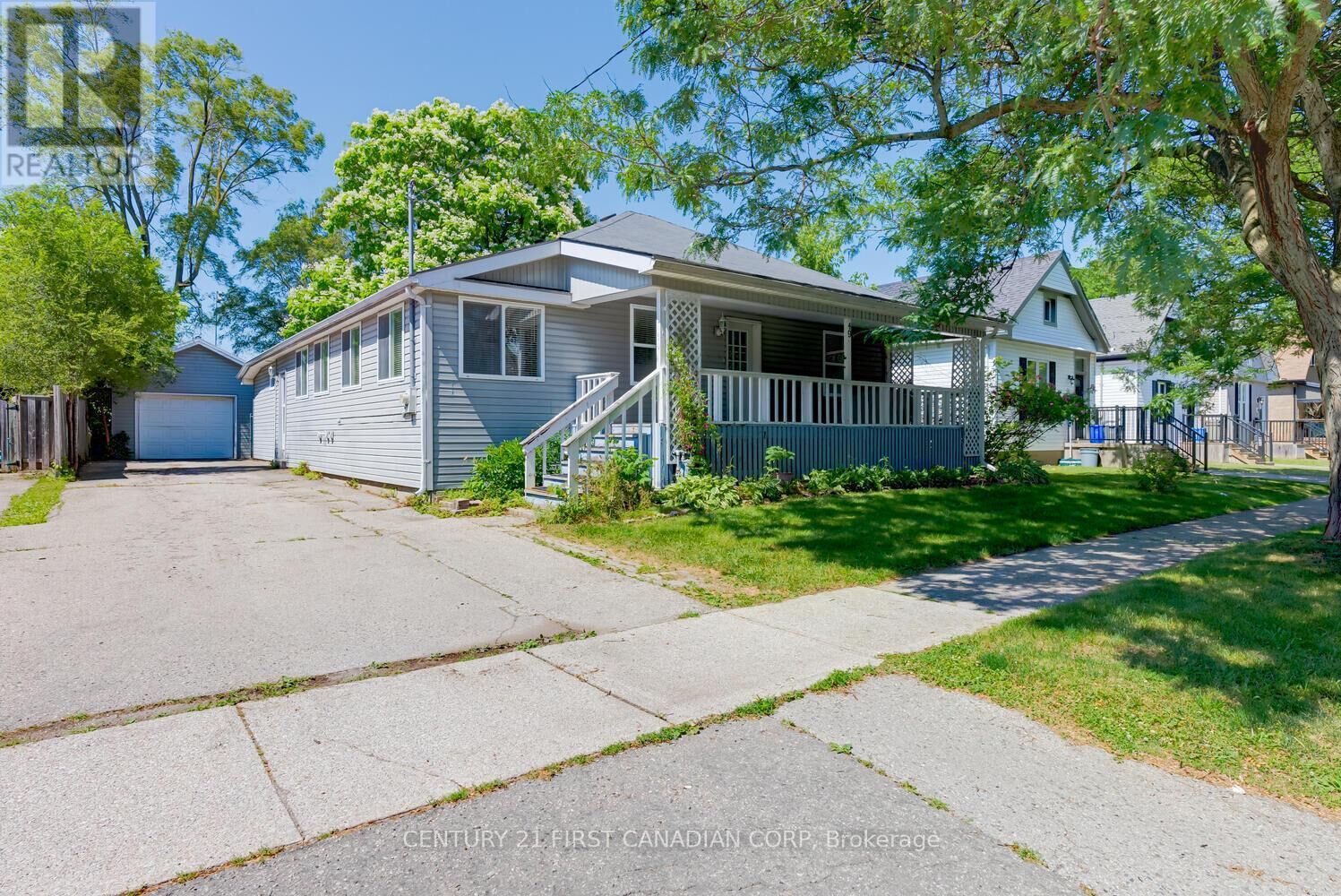 Property Photo:  49 Charles Street  ON N6H 1H1 