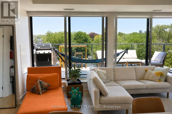 Property Photo: 1888 Queen Street East 507 ON M4L 1H4