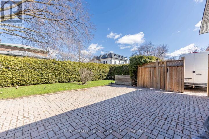 Property Photo: 550 Glencairn Avenue Bsmt 2 ON M6B 1Z4