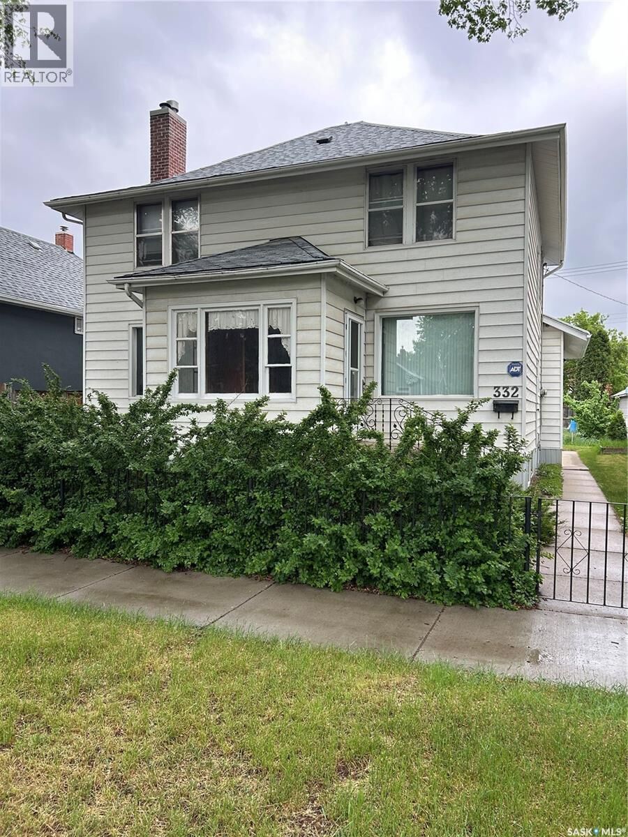 Property Photo: 332 I Avenue S SK S7M 1Y2