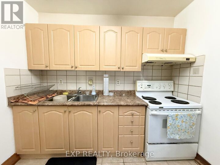 Property Photo: 759 Gerrard Street East 2nd Fl ON M4M 1Y5