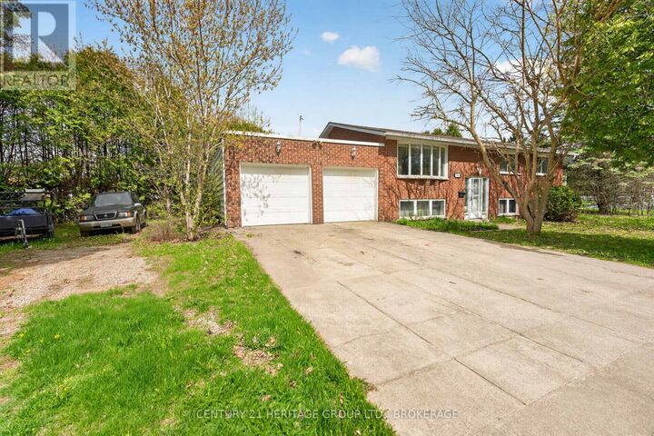 Property Photo:  706 High Gate Park Drive  ON K7M 5Z9 