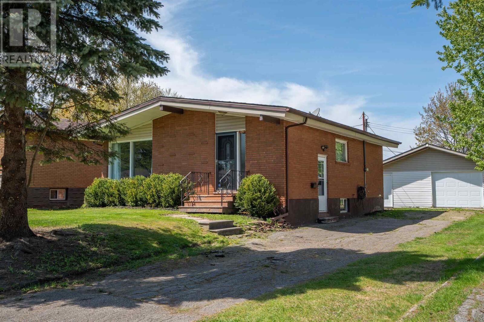 Property Photo:  135 Lewis Rd  ON P6A 4G6 