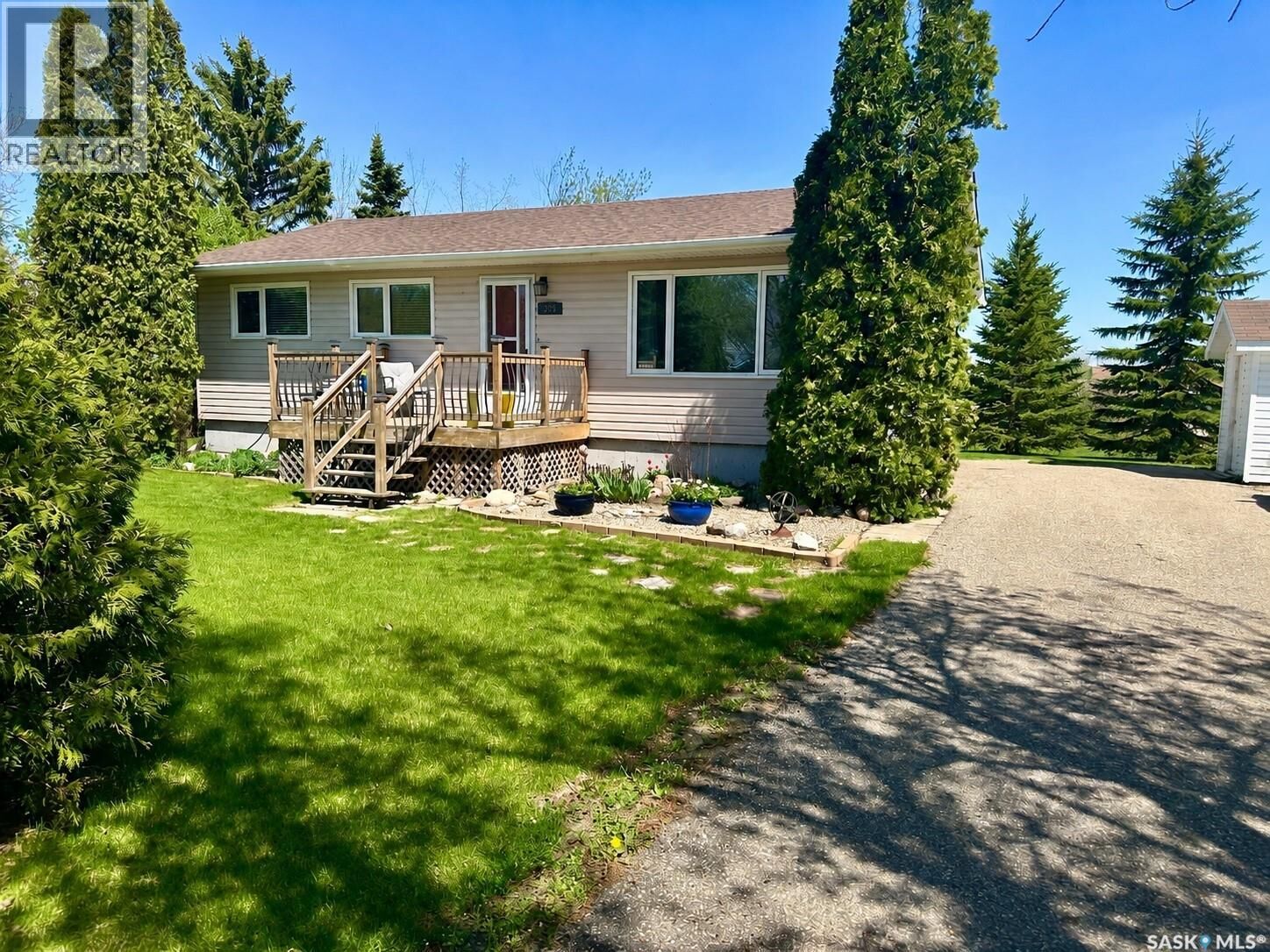 Property Photo: 309 Russell Street SK S0G 4T0