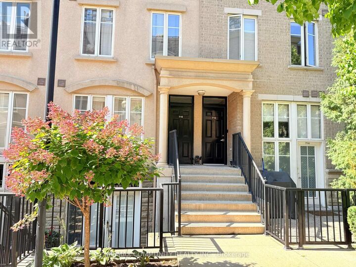 Property Photo:  42 Western Battery Road 716  ON M6K 3P1 