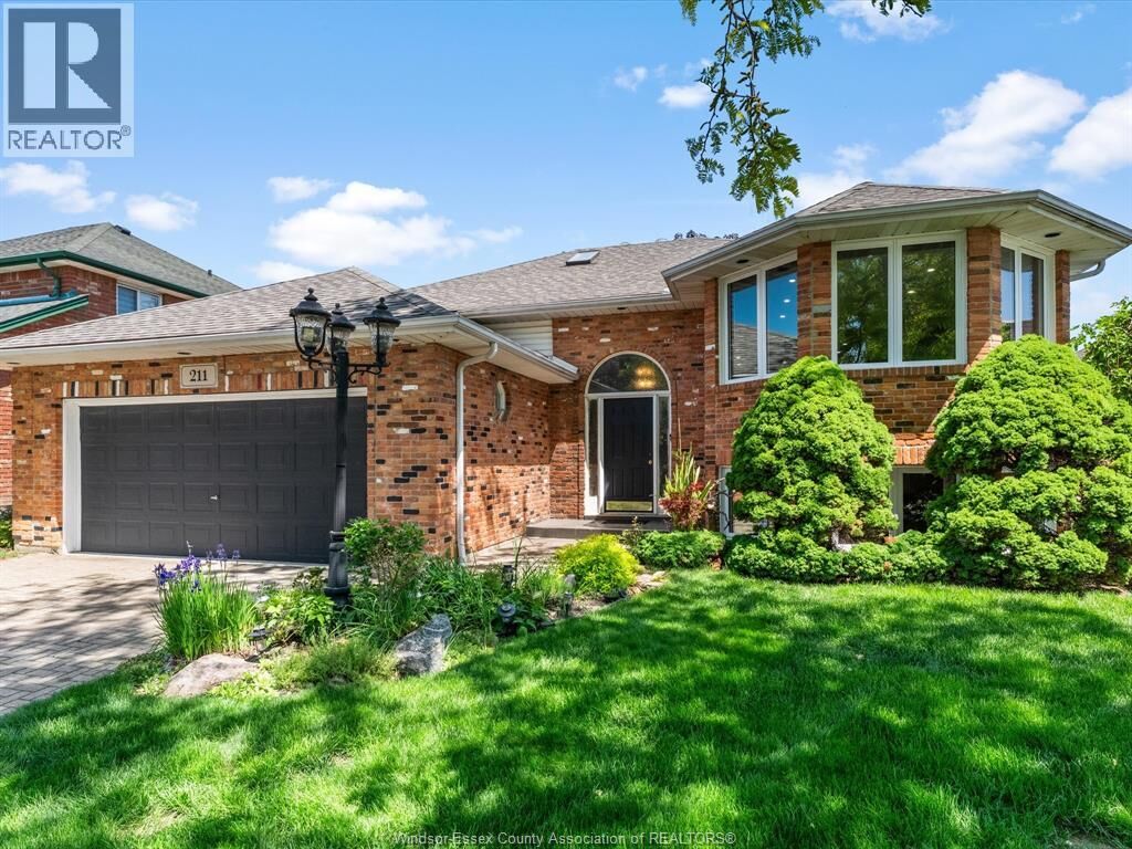 Property Photo: 211 Sunnyside ON N9J 3J2