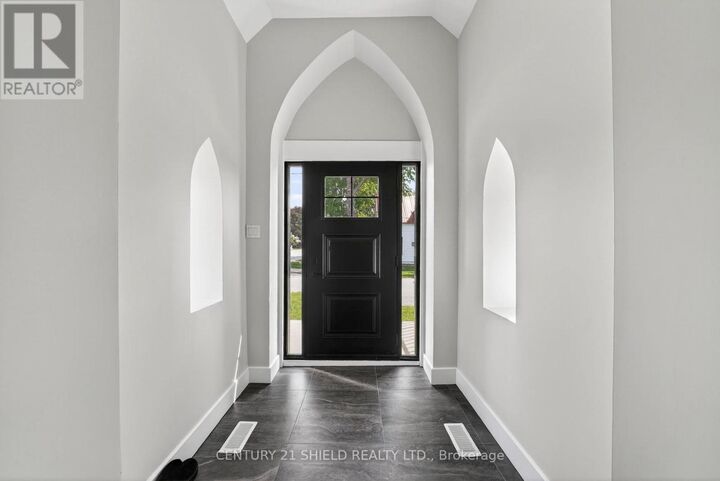 Property Photo:  12 Maple Street  ON K0C 1N0 