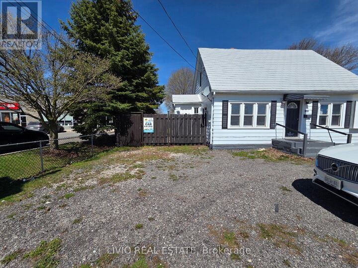 Property Photo: 323 Queen Street East ON L7J 1R1