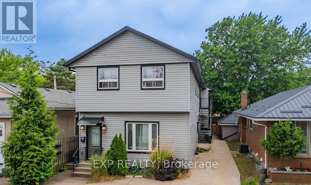 Property Photo:  31 Raymond Street 5  ON L2R 2T3 