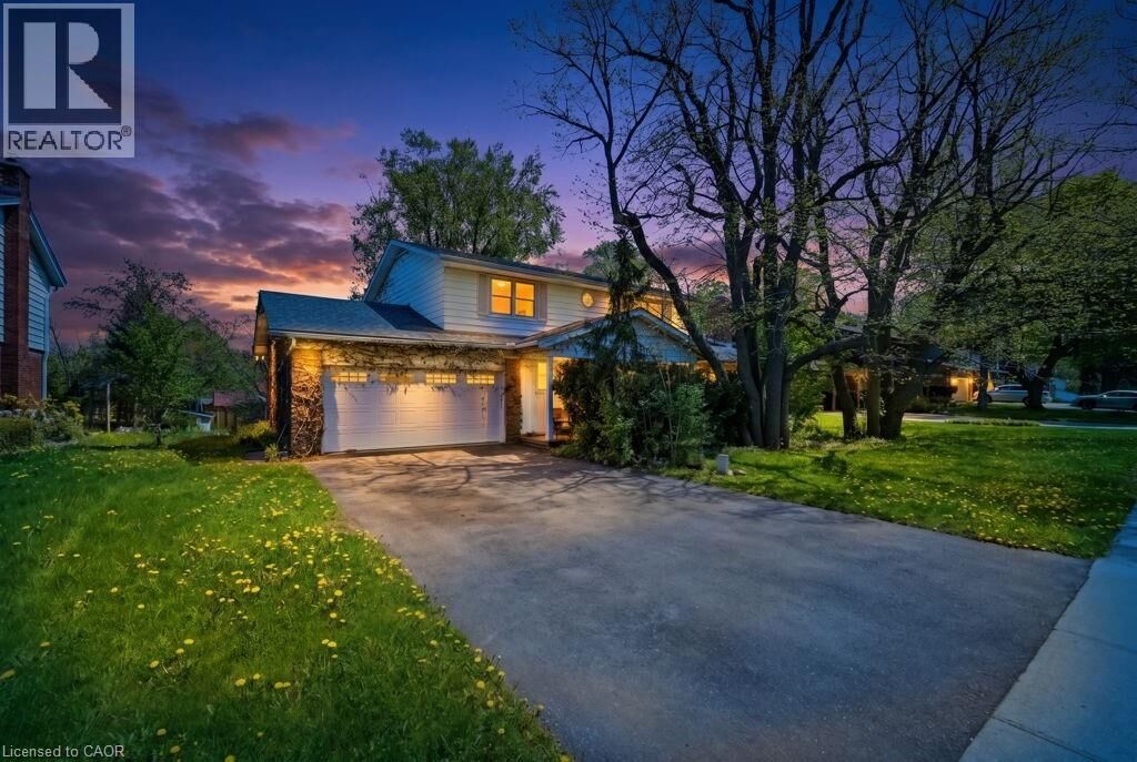Property Photo:  46 Birchcliff Avenue  ON N2M 4V6 
