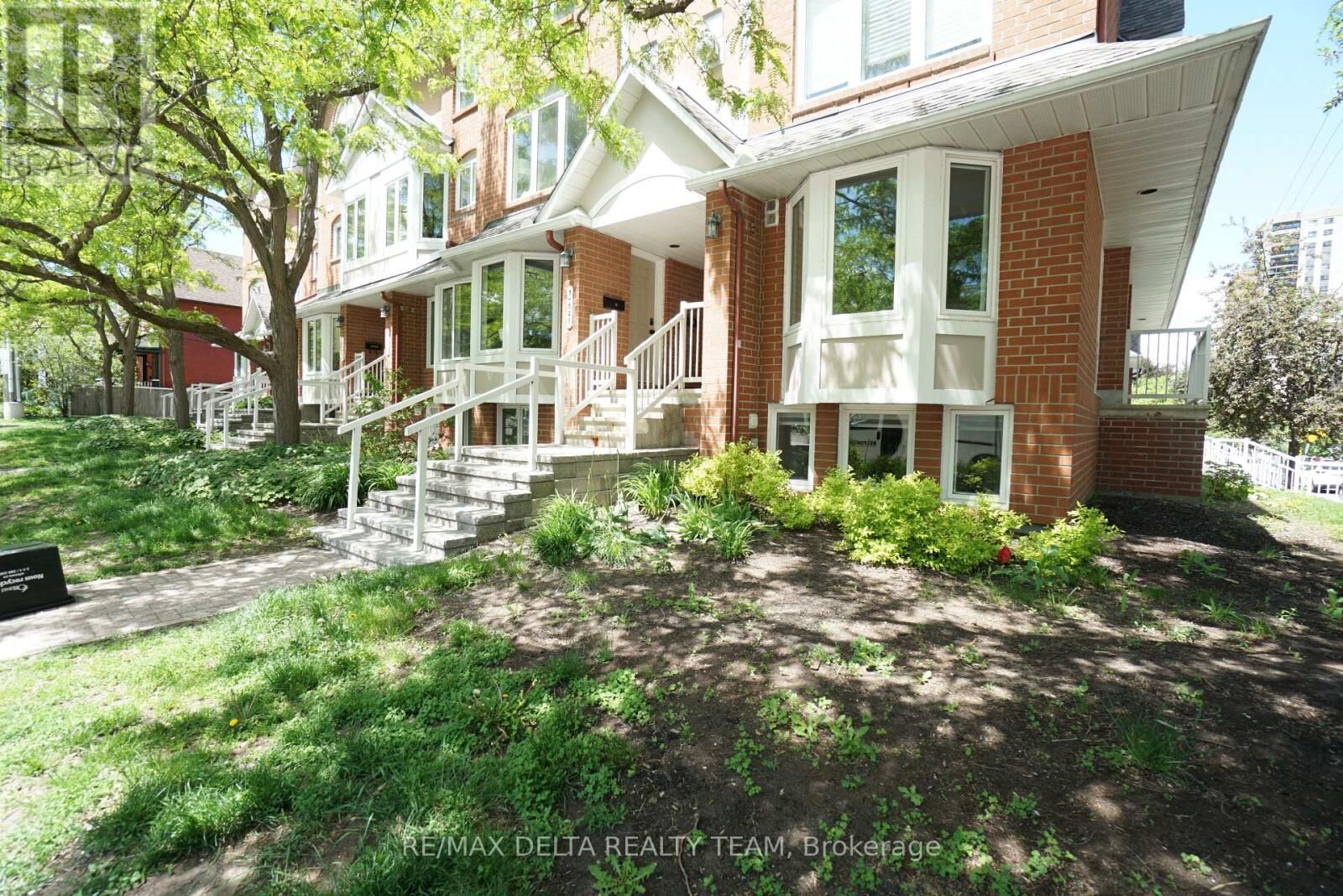 Property Photo: 7-525 Lisgar Street ON K1R 5H4