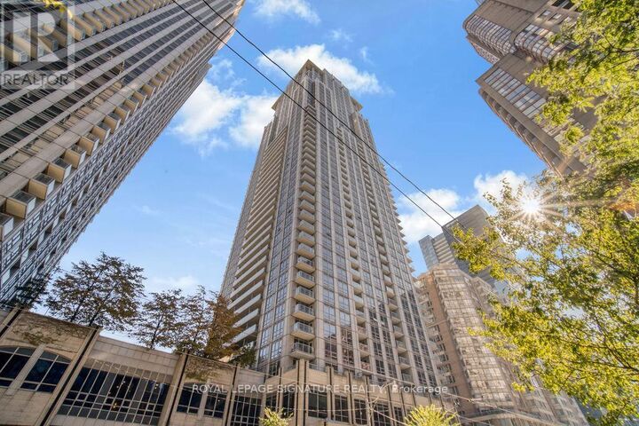 Property Photo: 761 Bay Street 1914 ON M5G 2R2
