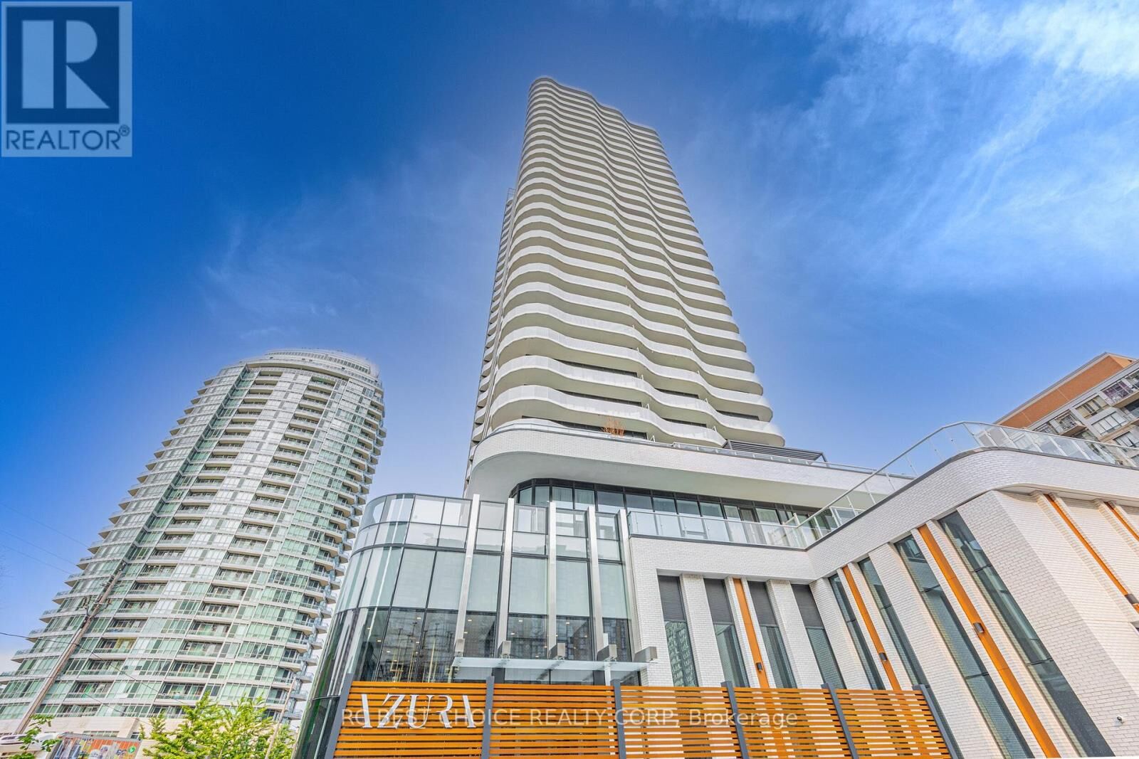 Property Photo: 15 Holmes Avenue 3012 ON M2N 0L4