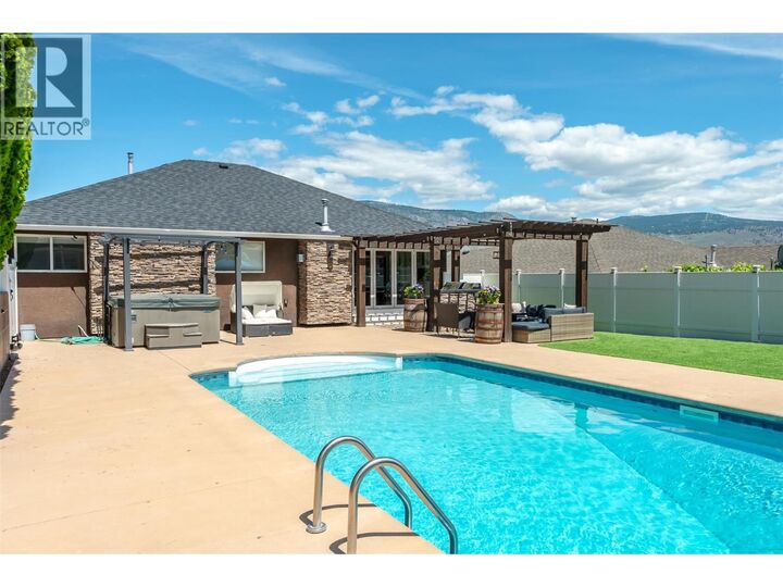 Property Photo: 12104 Golf Course Drive BC V0H 1V4