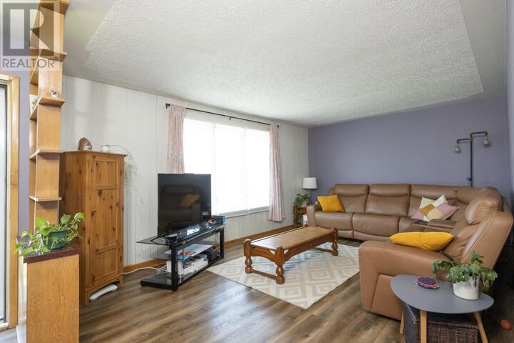 Property Photo:  112 Ibbetson St  ON P7A 7J9 