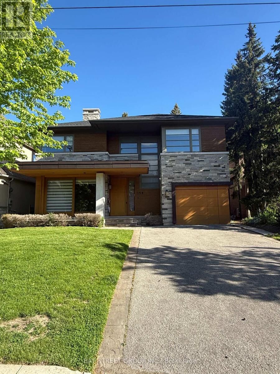 Property Photo: 158 Munro Boulevard ON M2P 1C8
