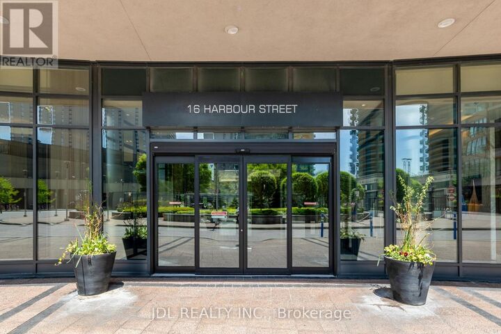 Property Photo:  16 Harbour Street 4006  ON M5J 2Z7 