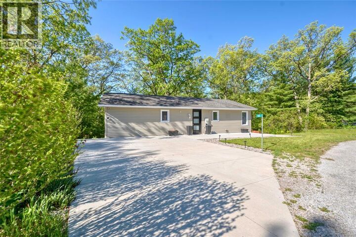 Property Photo:  9826 Northville Crescent Unit #14  ON N0M 2N0 
