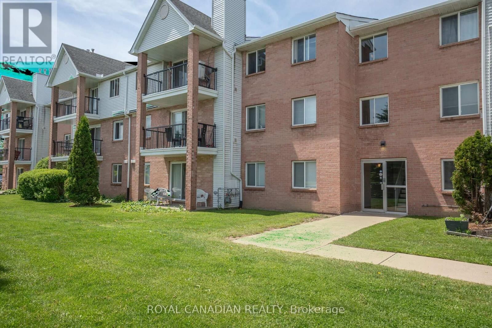 Property Photo: 1096 Jalna Boulevard 87 ON N6E 3B8
