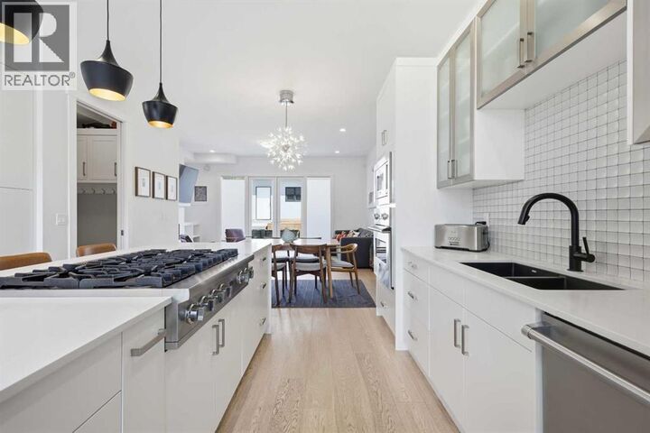Property Photo: 2124 32 Avenue Southwest AB T2T 1W8