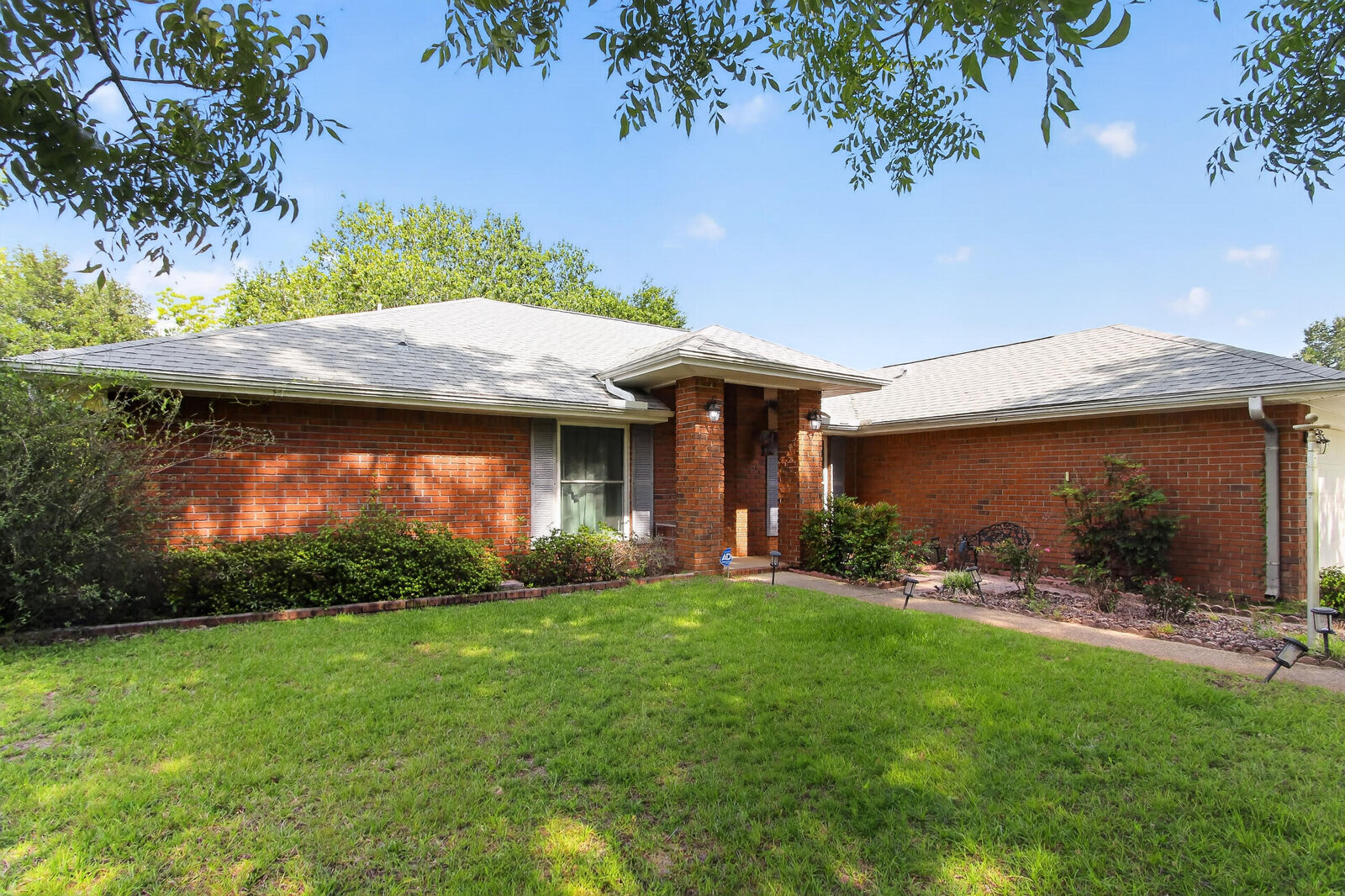 Property Photo:  1854 Flamingo Lane  FL 32566 
