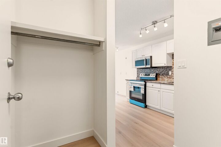 Property Photo: 11429 124 Street NW 109 AB T5M 0K4
