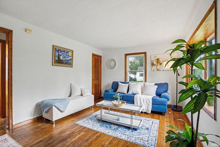 Property Photo:  703 S Wellington Street  IN 46619-2924 