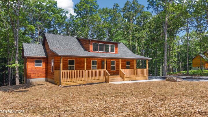Property Photo: 2377 Porch Rock Rd TN 37367