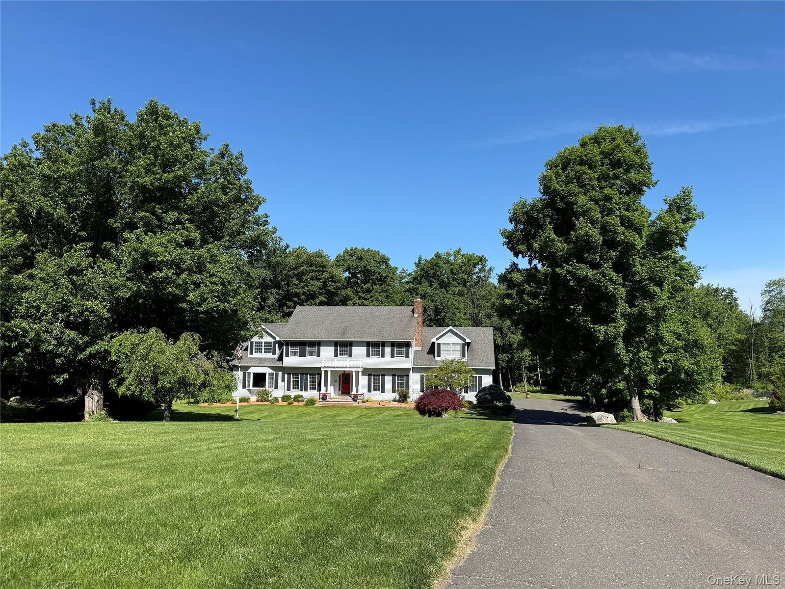 Property Photo:  7 Huntington Connecticut Lane  CT 06812 
