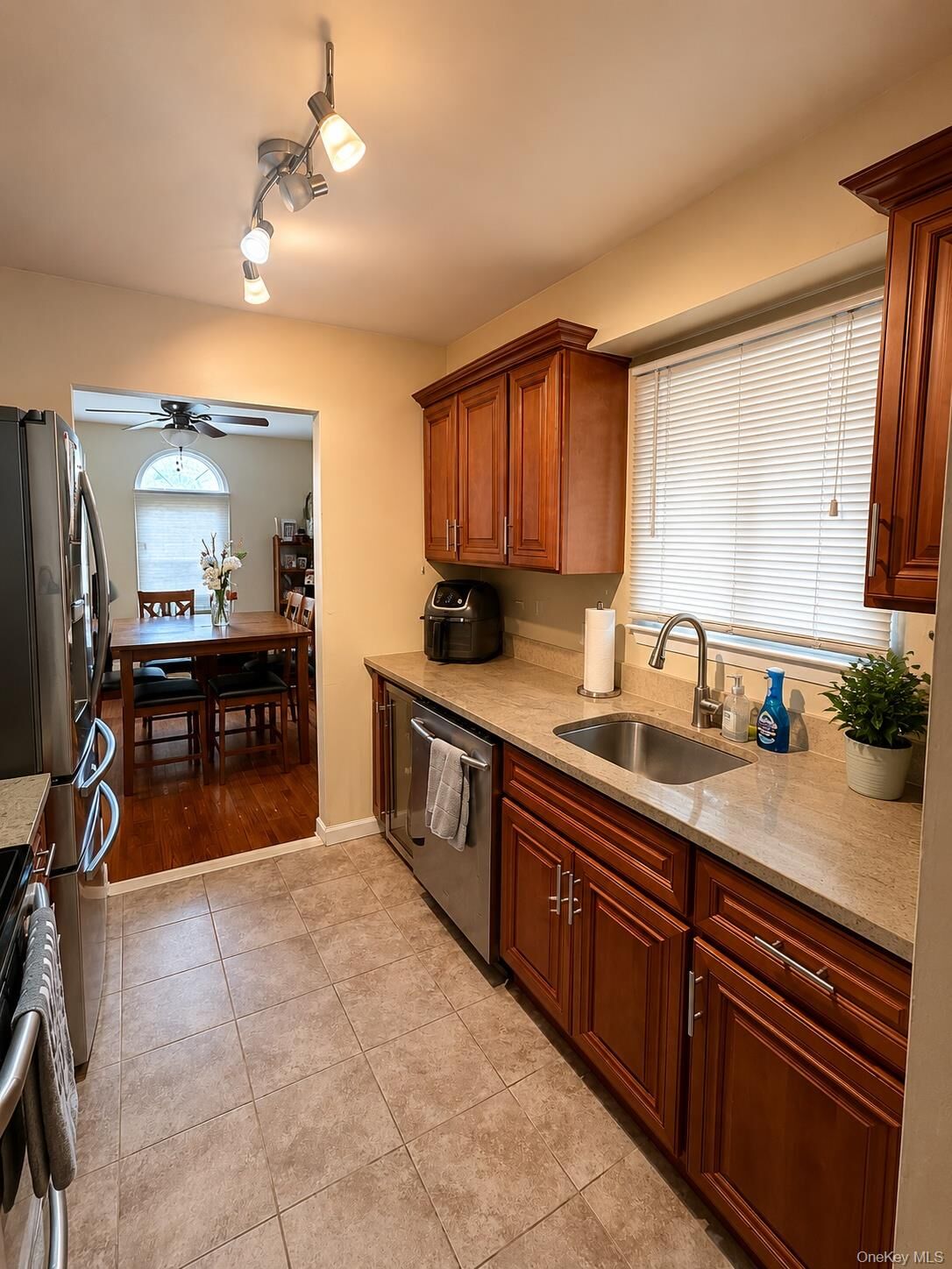 Property Photo:  4 Granada Crescent 21  NY 10603 