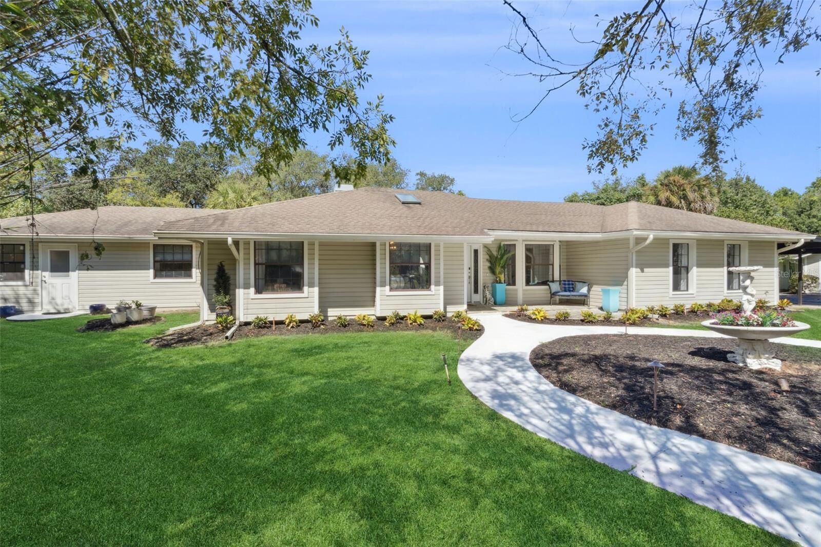 Property Photo: 298 Lake Markham Road FL 32771