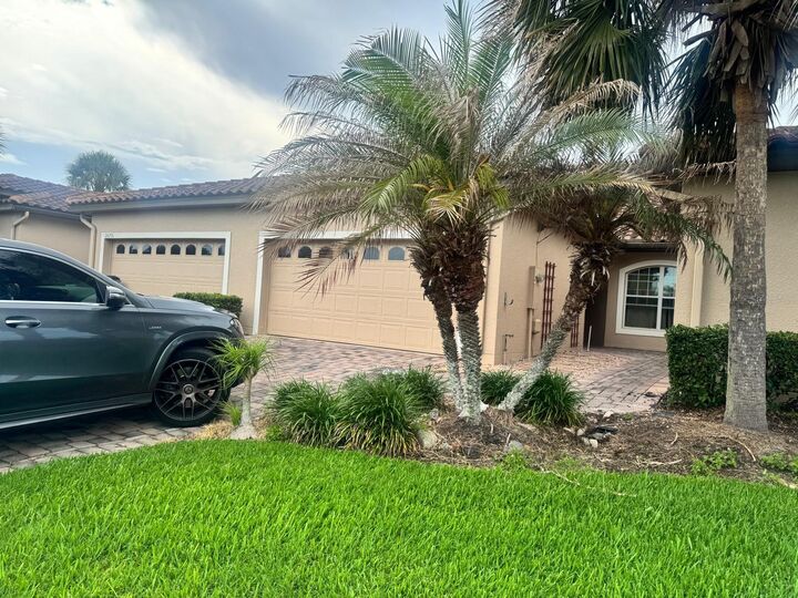 Property Photo:  26715 Bella Vista Drive  FL 34737 