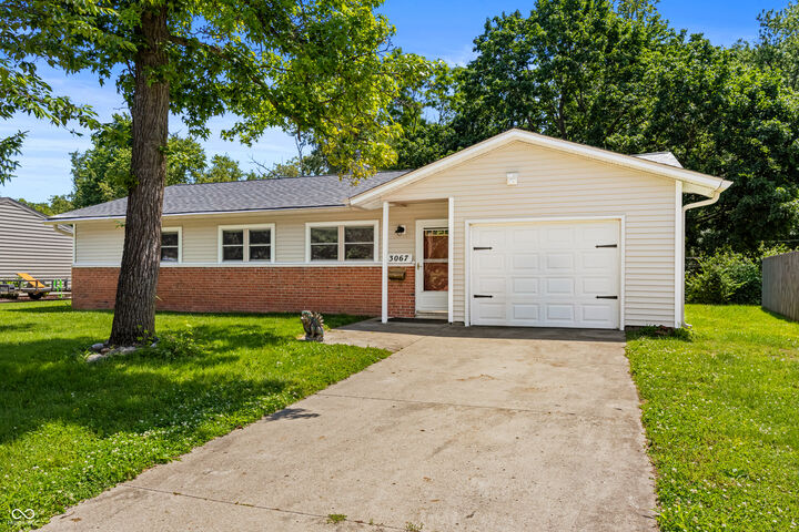Property Photo:  3067 Hawcreek Boulevard  IN 47203 