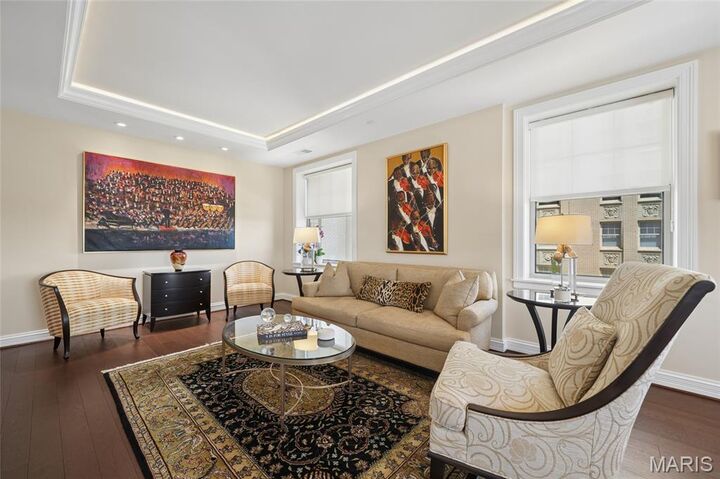 Property Photo:  232 N Kingshighway Boulevard 902  MO 63108 